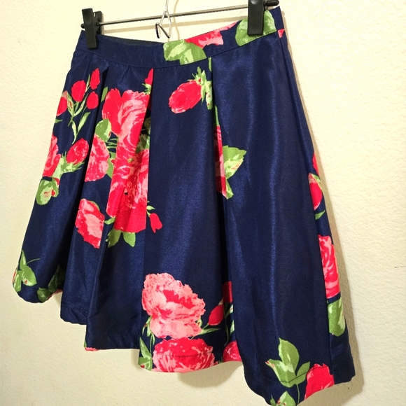 SEQUIN HEARTS Floral Pleated Mini Skirt in Blue Red Pink Juniors Size 5 - Picture 3 of 13